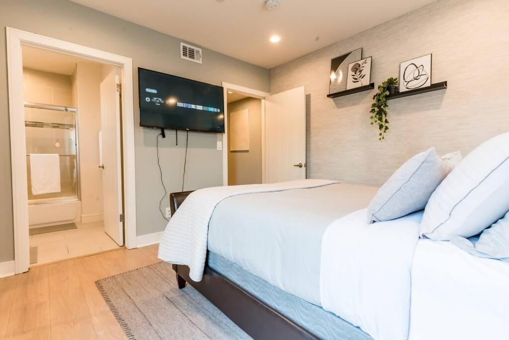 Calm & Cozy 2 Bedroom Townhome 10 Min From Universal Studios ลอสแอนเจลิส ภายนอก รูปภาพ